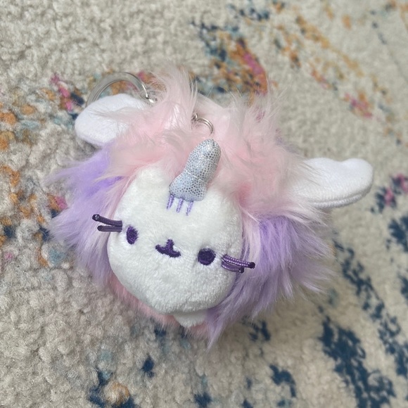 Pusheen Accessories - Super Pusheenicorn Pouf Keychain